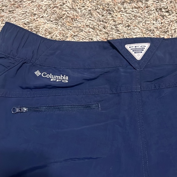 Columbia shorts.  Navy.  Large. - Picture 4 of 6